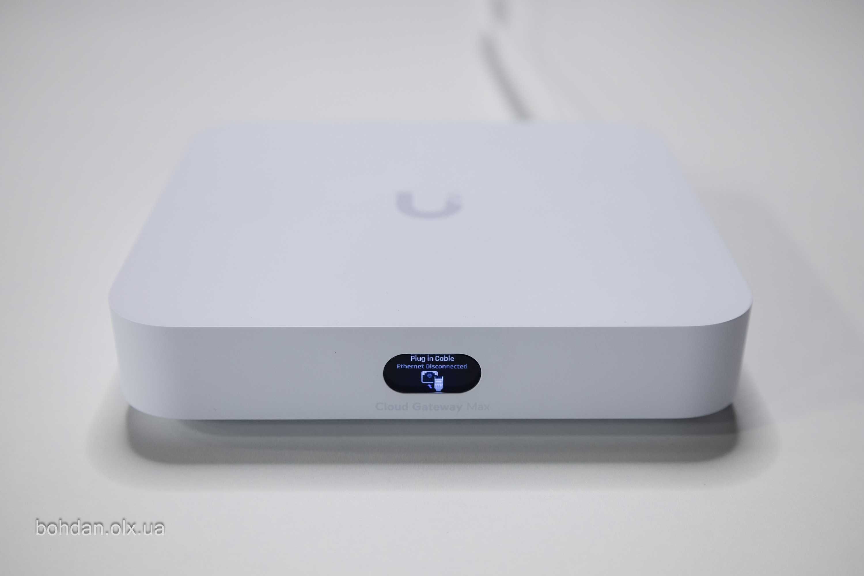 Ubiquiti UniFi Cloud Gateway Max (UCG-Max-NS) + M.2 SSD Tray