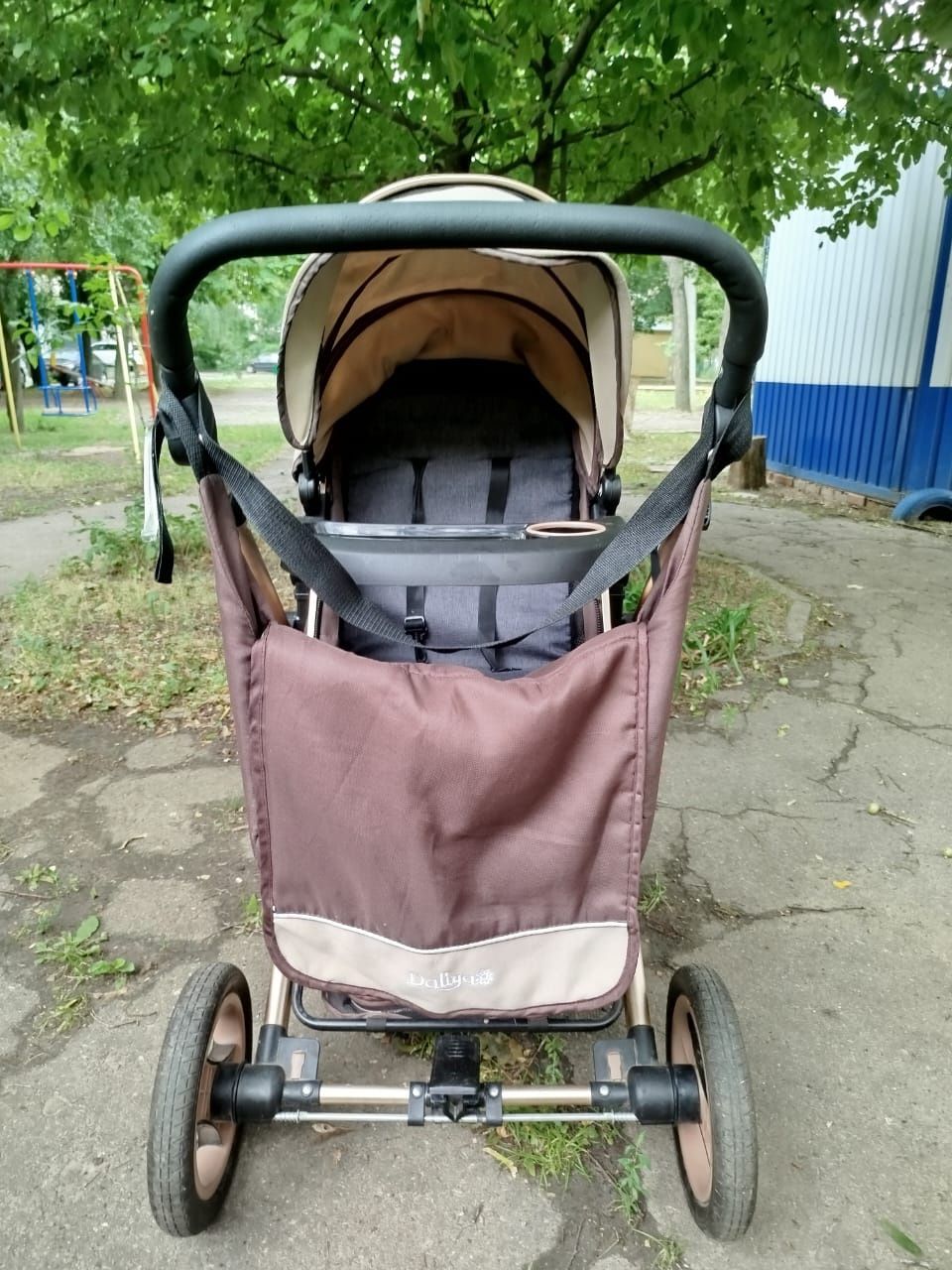Продам коляску 3 в 1.