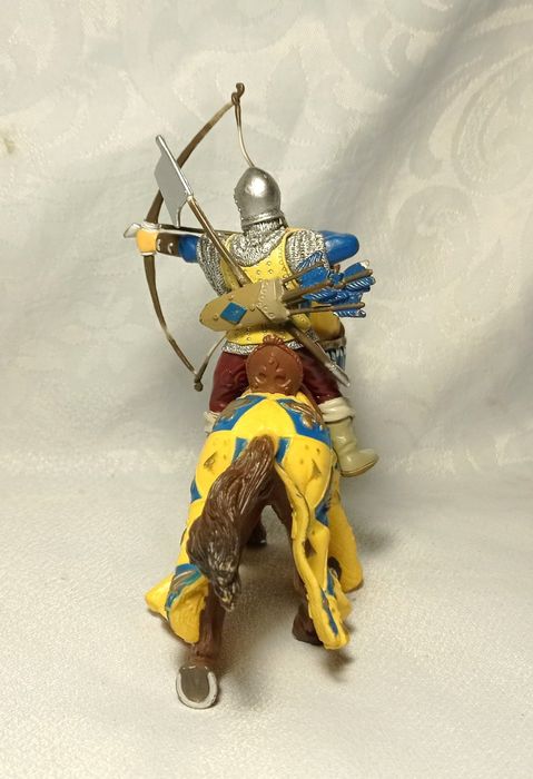 Фигурка Рыцарь лучник на коне, Papo 2003 г.