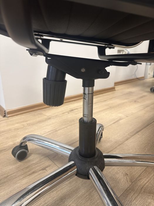 Зручні офісні крісла