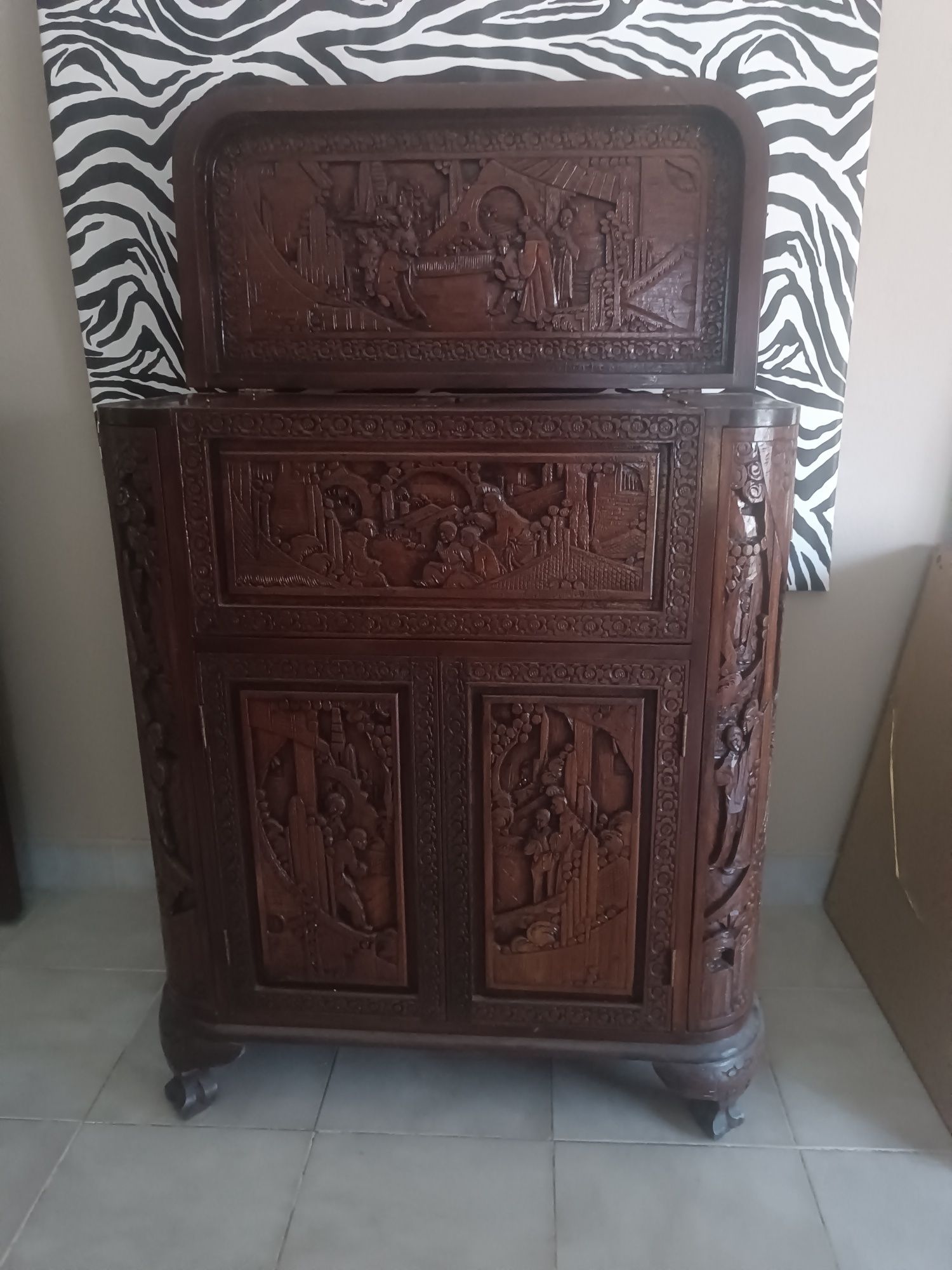Bar em cânfora original