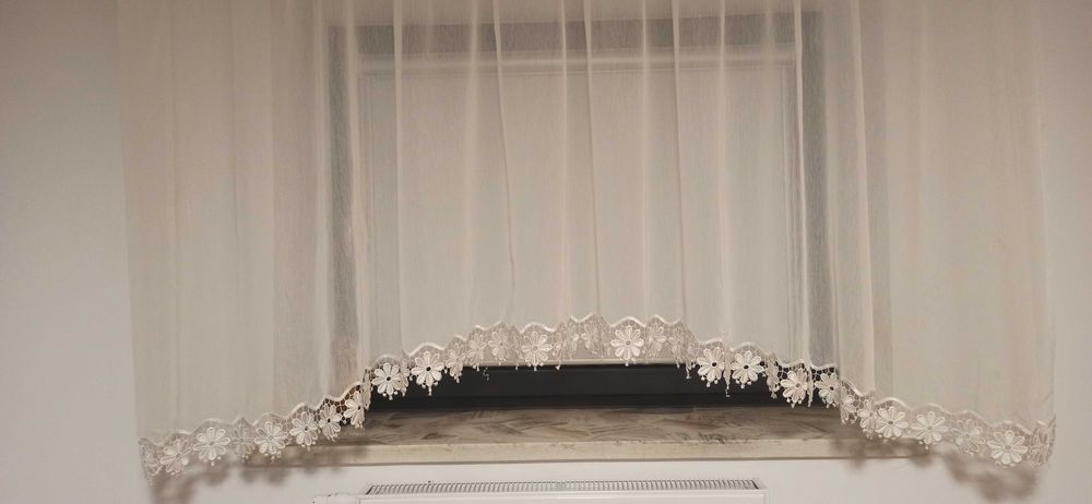 Gotowa Firana gipiura do założenia z taśmą !