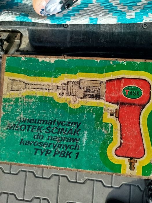 Młotek pneumatyczny blacharski