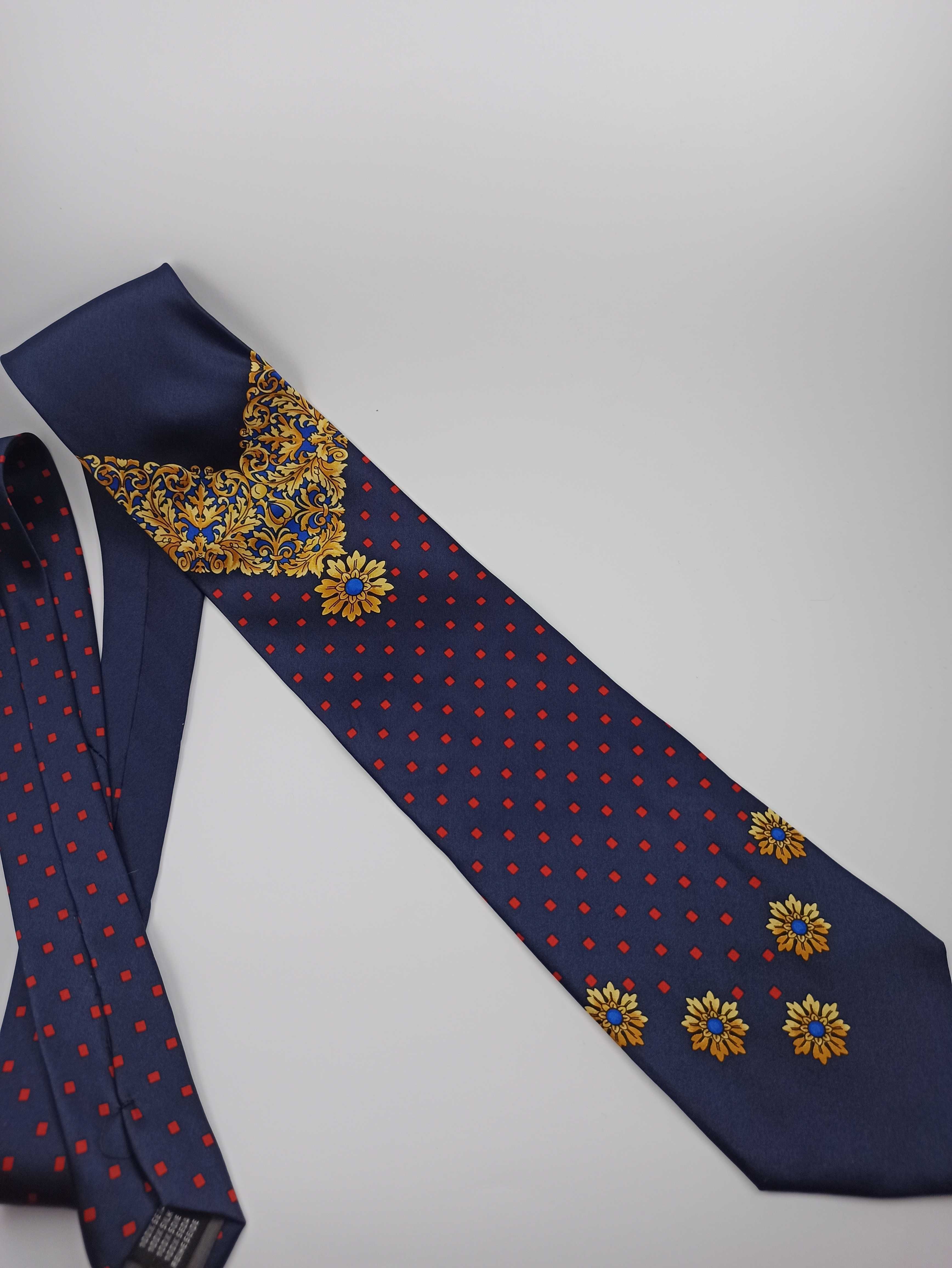 Włoski jedwabny krawat w ornamenty wzory