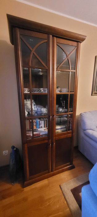 Witryna z oświetleniem KLOSE