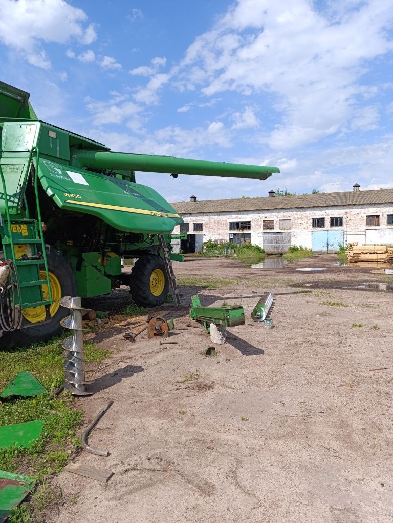 Комбайн John Deere W650 2009