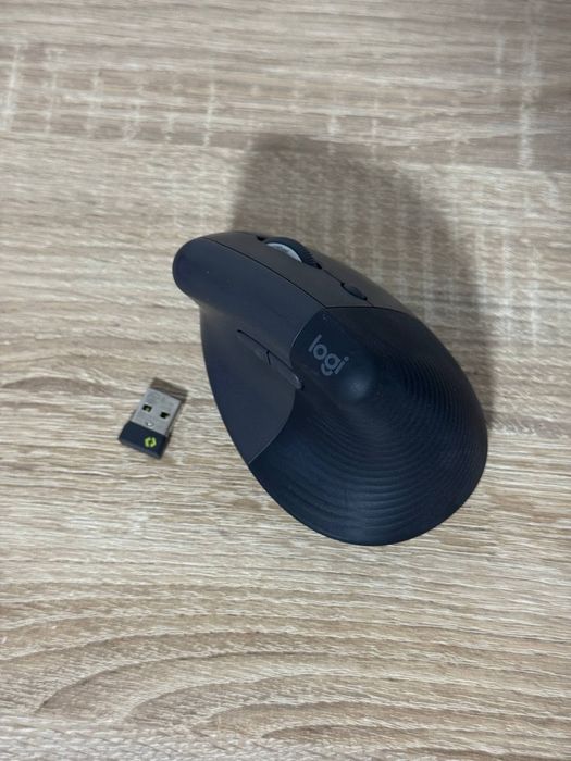 Бездротова миша Logitech Lift Ergonomic Vertical Graphite (910-006473)
