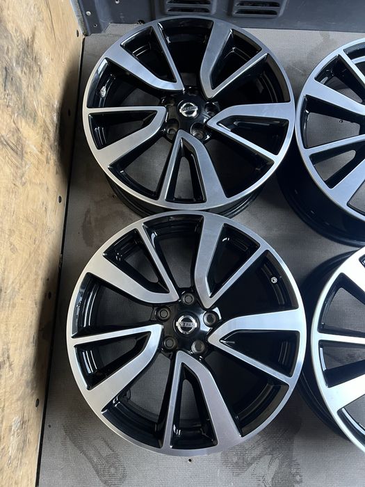 Оригінальні диски Nissan 5 114.3 R19 qashqai Rogue leaf Juke x trail