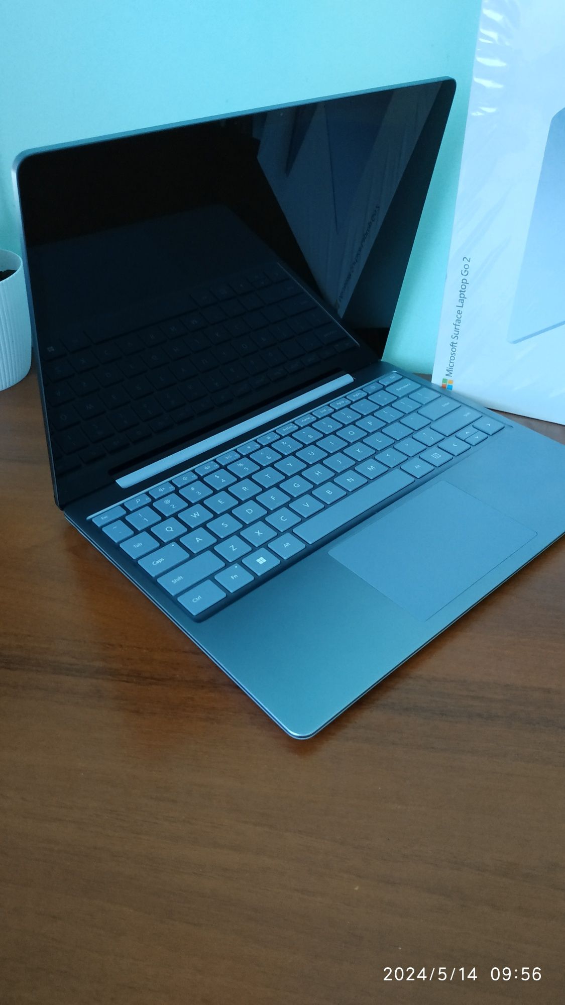 Ноутбук Microsoft Surface Laptop Gо 2. (не працює підсвітка)