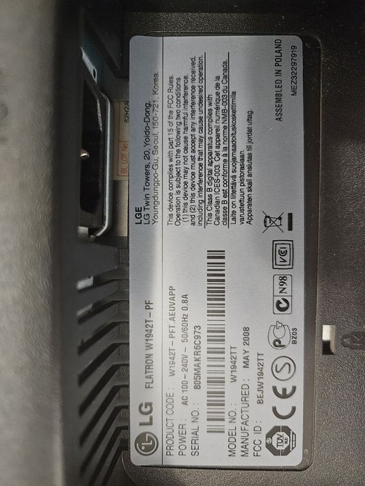 Monitor LG i klawiatura Logitech