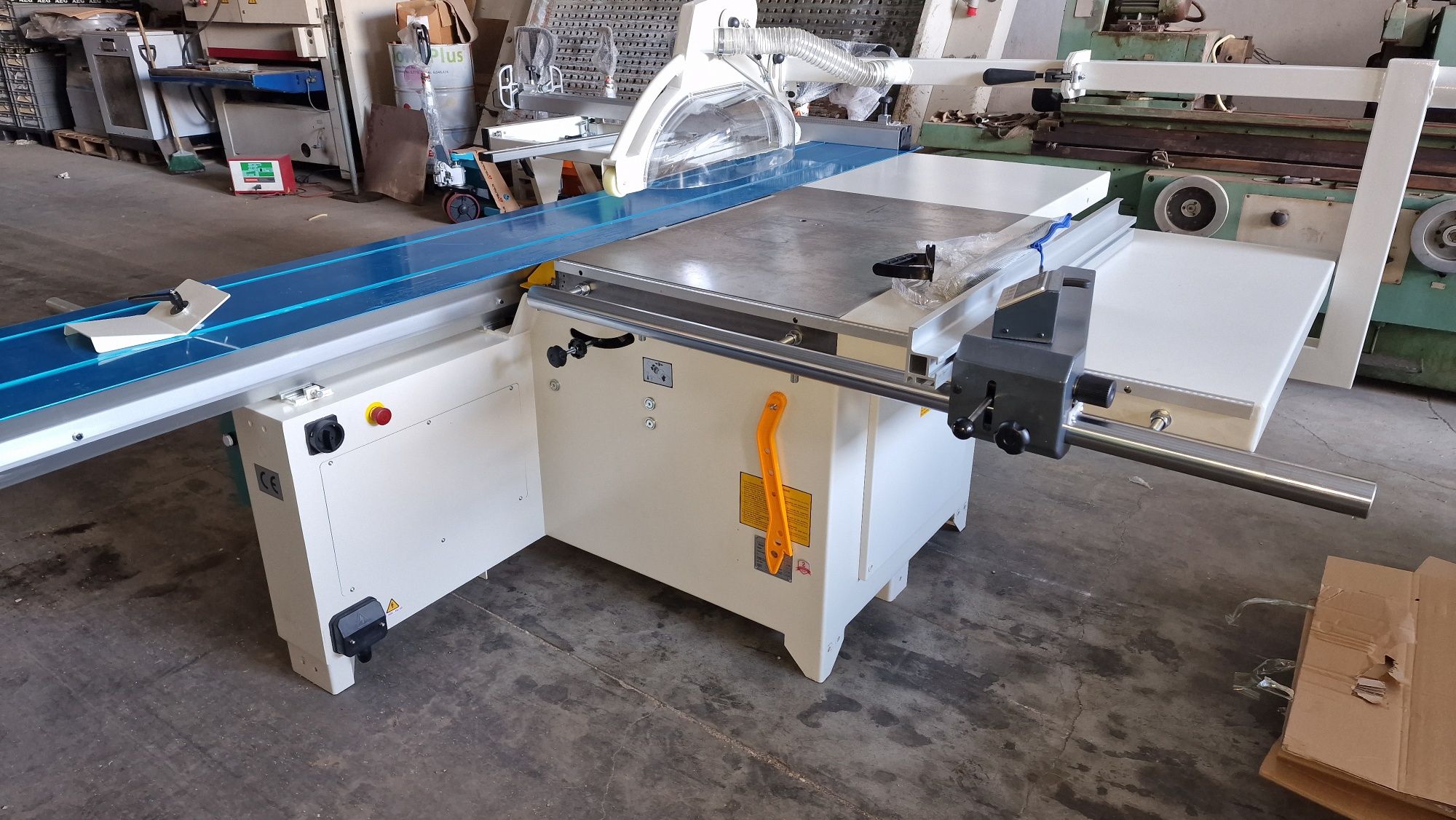 Esquadrejadora c40 E inclina automatica subida e descida eletrica