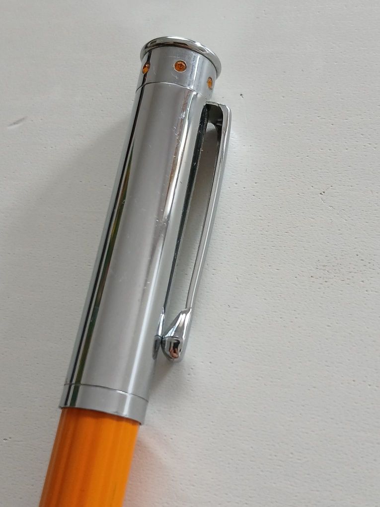Caneta tinta permanente da Hachette Tompla