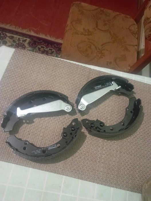 Продам гальмівні колодки BOSCH 200 мм на Audi,Skoda,Seat, Volkswagen