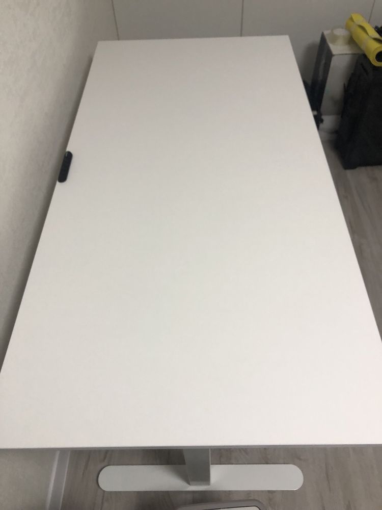 Стіл з регулюванням висоти SVANEKE 70x140см білий