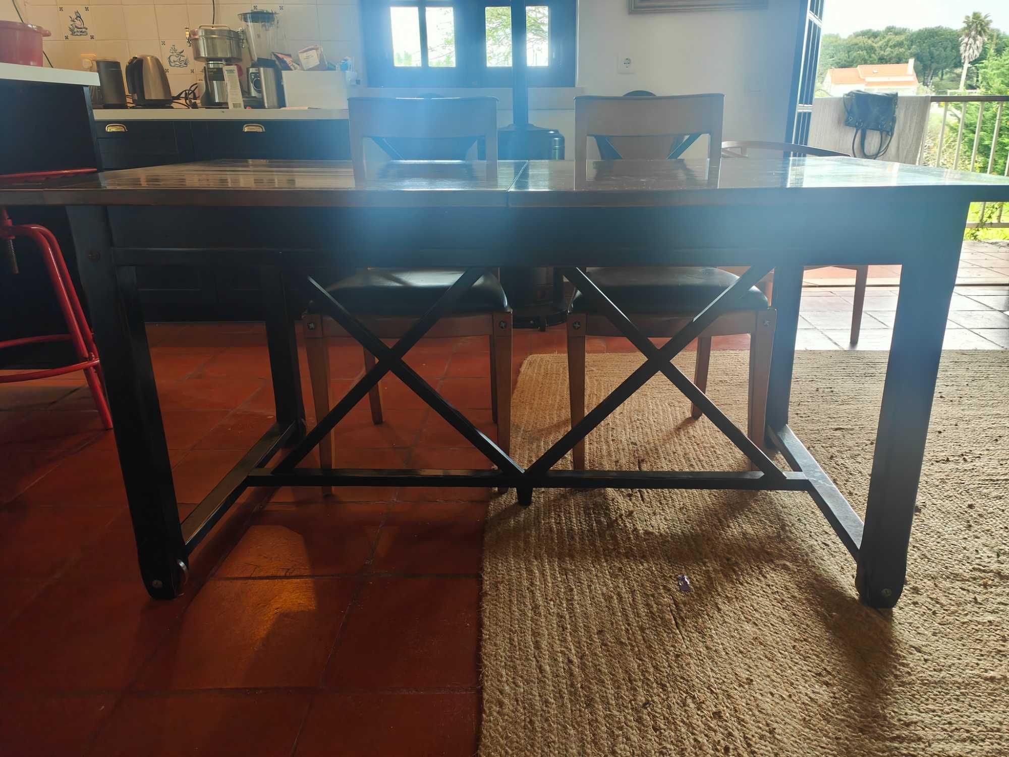 Mesa Roche Bobois