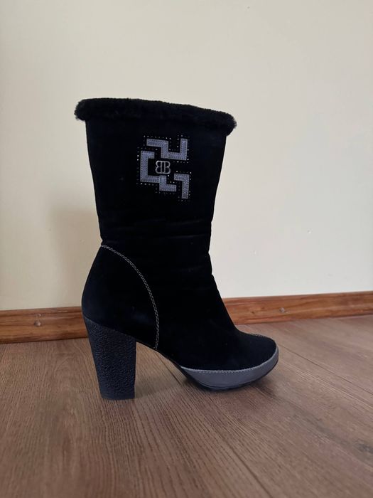 Завшеві натуральні зимові чобітки на кожушку