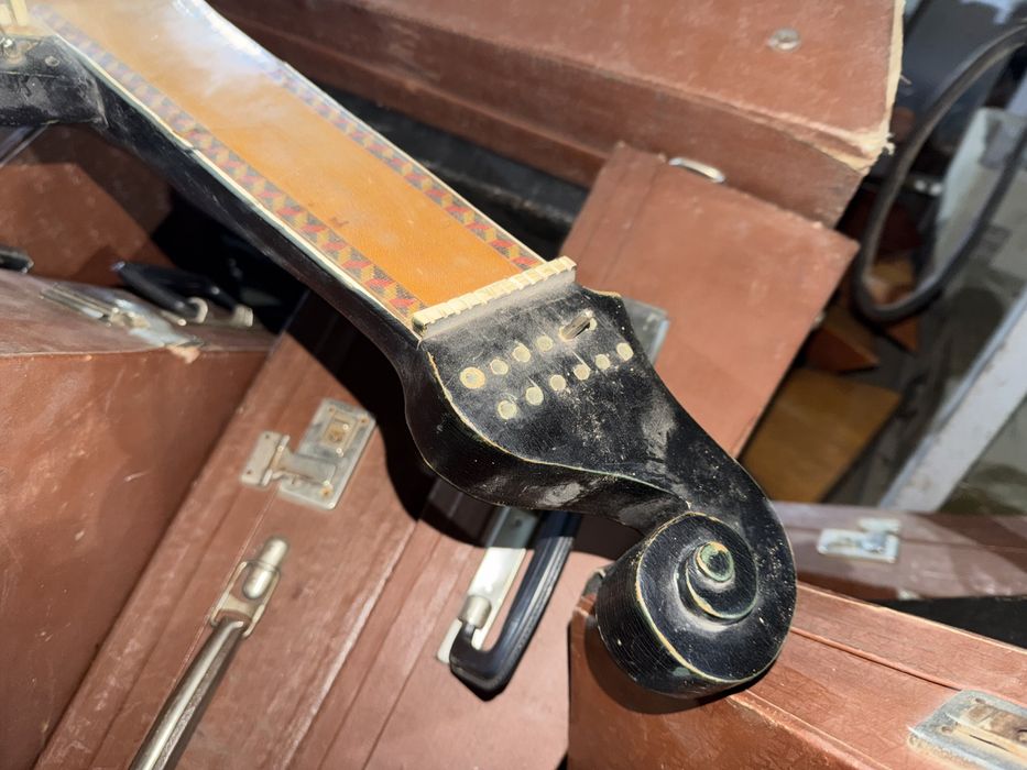 Продам бандуру в неплохом состоянии