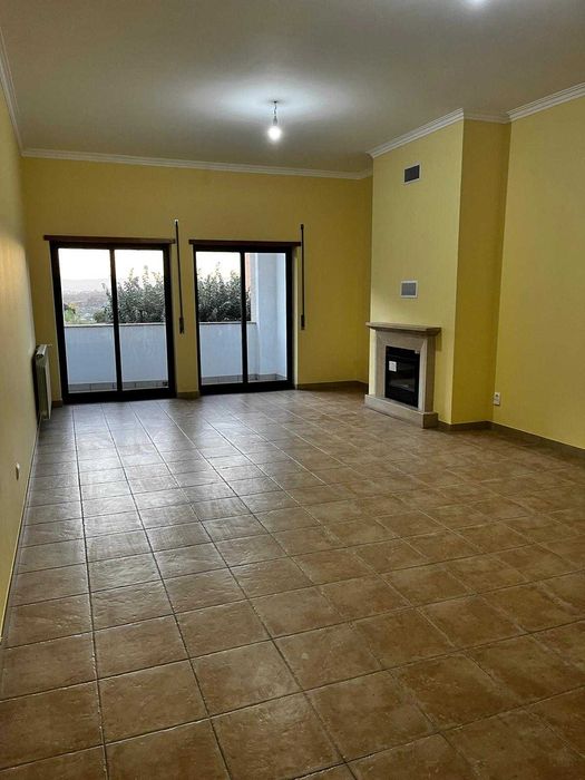 Apartamento T3 com Terraço no Coração de Nelas – Viseu