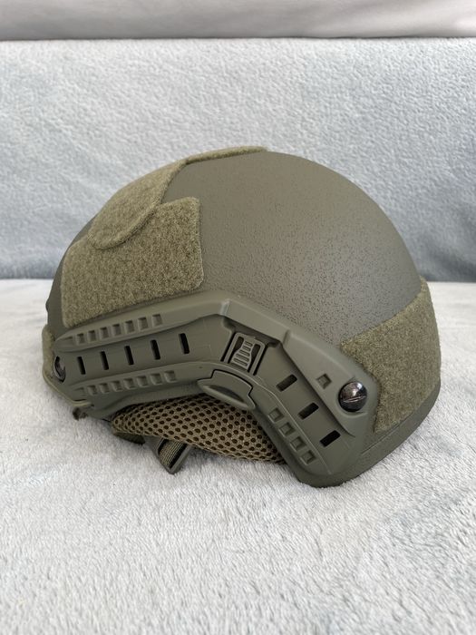 Тактичний шолом.