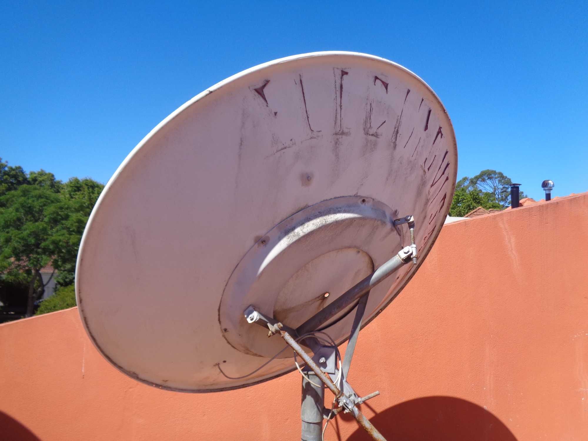 Antena parabólica de 1,80m Banda C