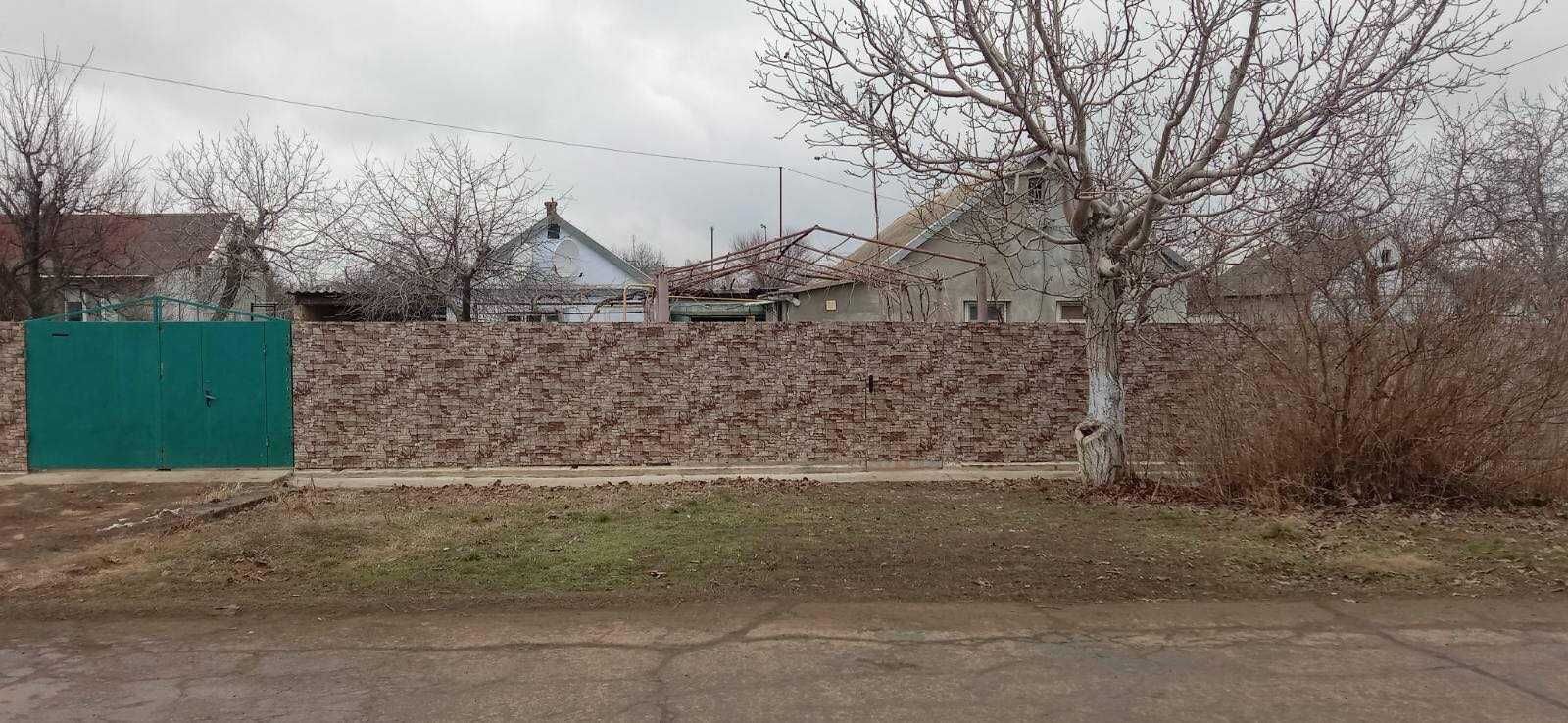 Продам дом ,Петровка( Буялык) зимнего строения в центре поселка.