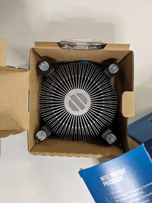 Боксовий кулер від Intel Pentium G4560 LGA 1151 (тільки кулер)