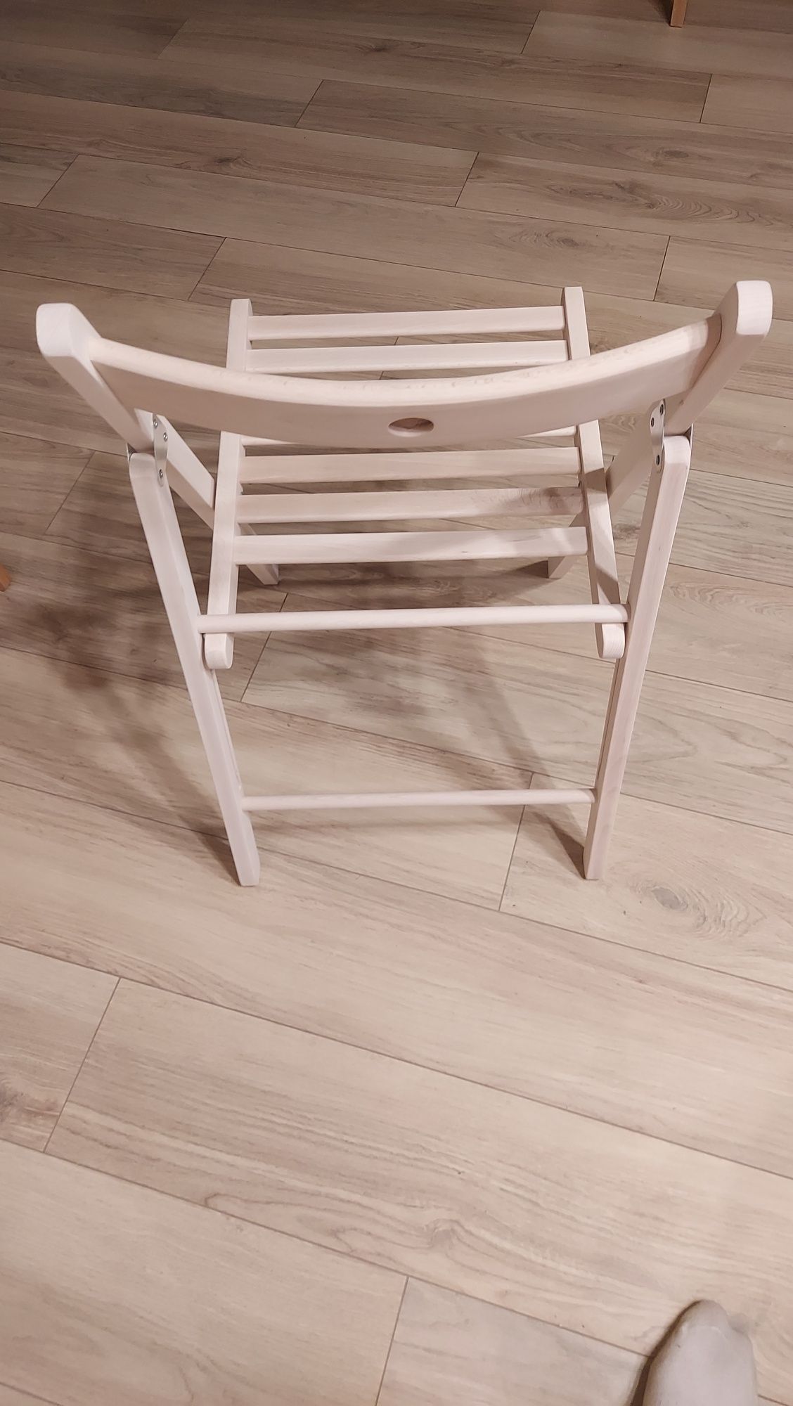 Krzesła Ikea Frösvi.