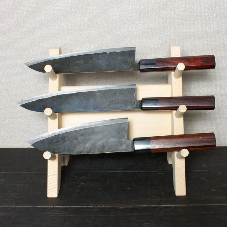 Japoński stojak/ekspozytor na noże.