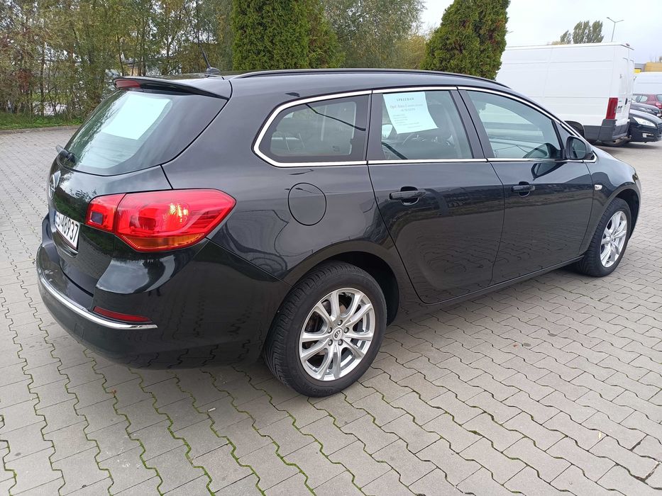 Opel Astra J 2012, Sports Tourer