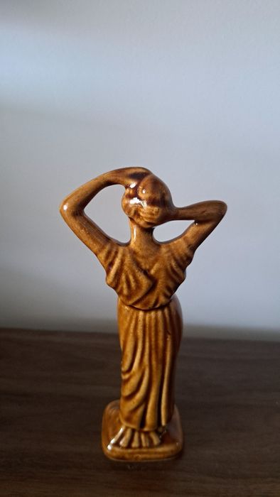 66-C Figurka Wenus Ćmielów?