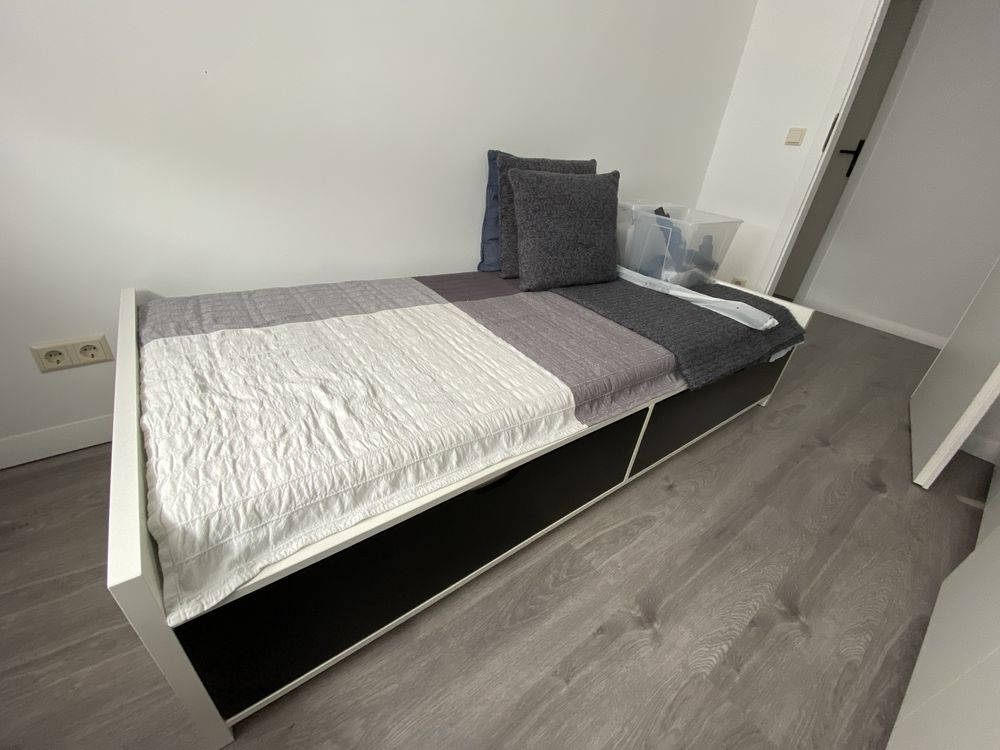 Łóżko z szufladami ikea z materacem