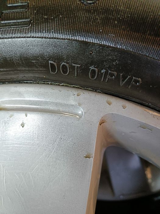 Alufelgi z oponami zimowymi 225/50R17, Ford.