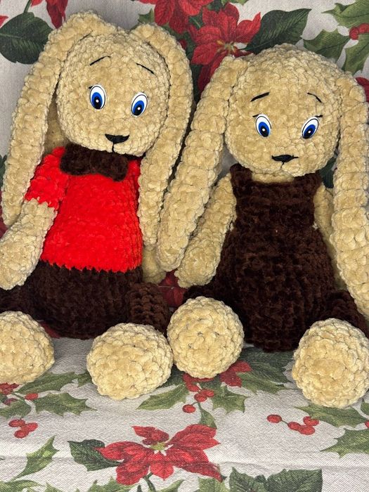 М'яка іграшка вязана зайчик