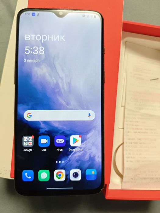 One plus 7  8/256 gb