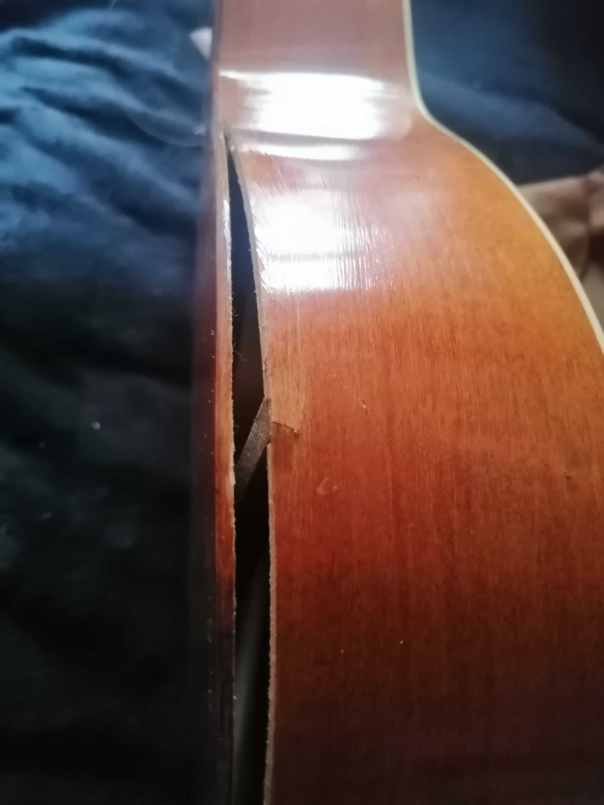 gitara uszkodzona