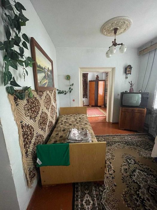 Продається Будинок м. Ланівці вул. Українська 12 центр міста.