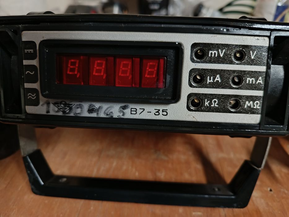 Вольтметр В7-35 універсальний