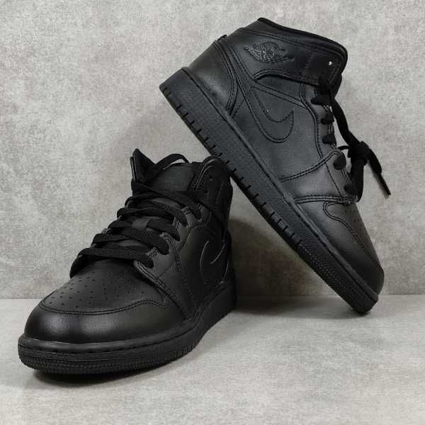 Buty dla dzieci Nike Air Jordan 1 Mid
Deep Black Nubuck r. 36 EU 23 cm