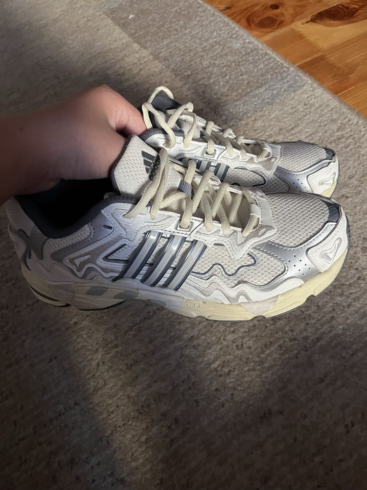 Кроссовки adidas x bad bunny response cl beige silver