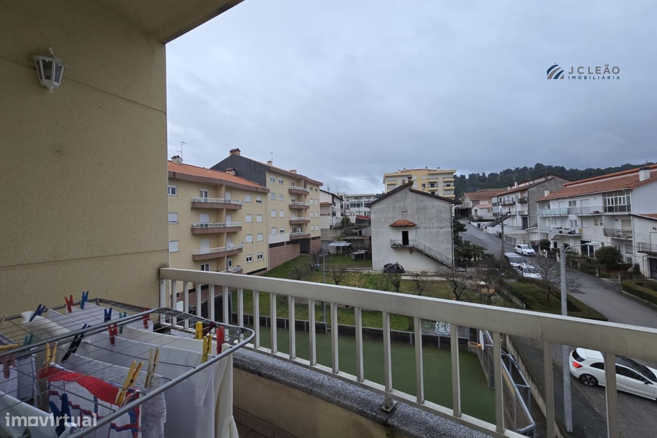 Apartamento T3 com 179m2, em Tarouca