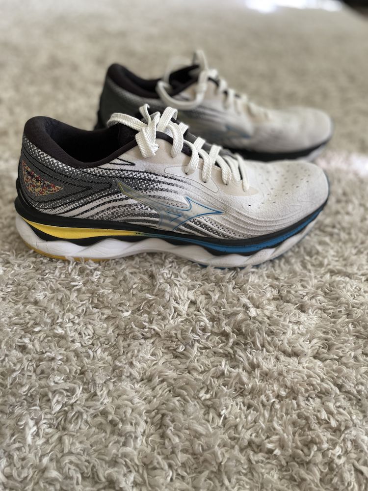 Кроссовки Mizuno