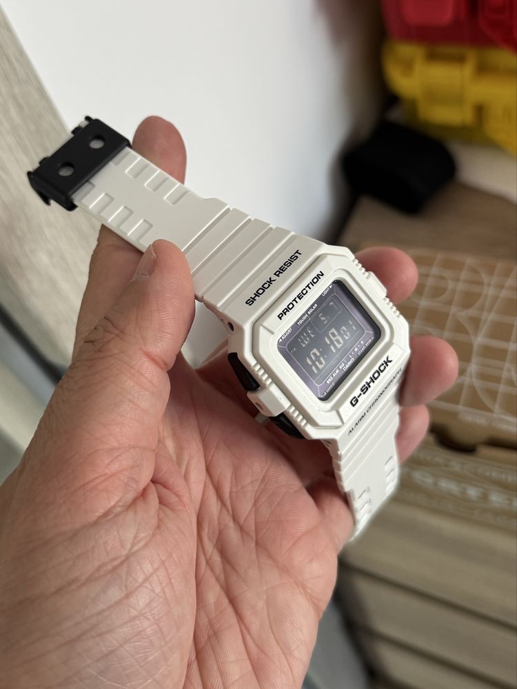 Zegarek Casio G-Shock G-5500AL-1 Alife białe