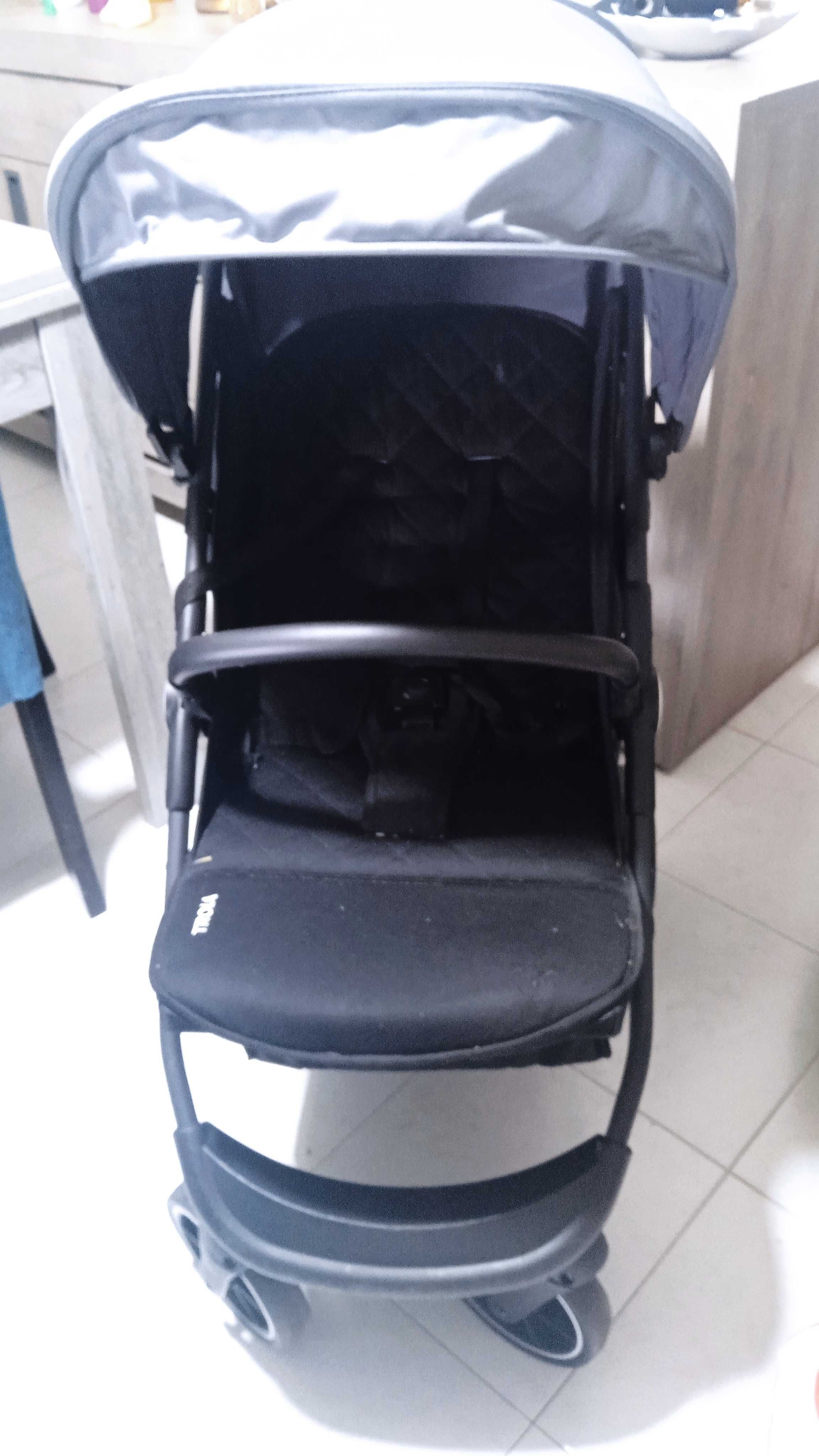 Vendo carrinho de bebé com ovo