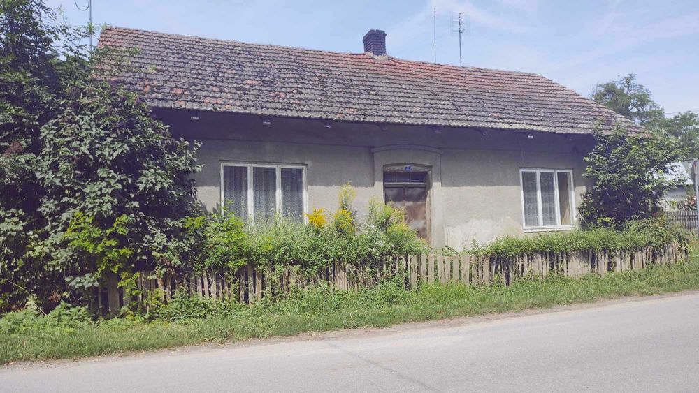 Działka ze starym domem i stodołą – Niezwojowice, gm. Pałecznica