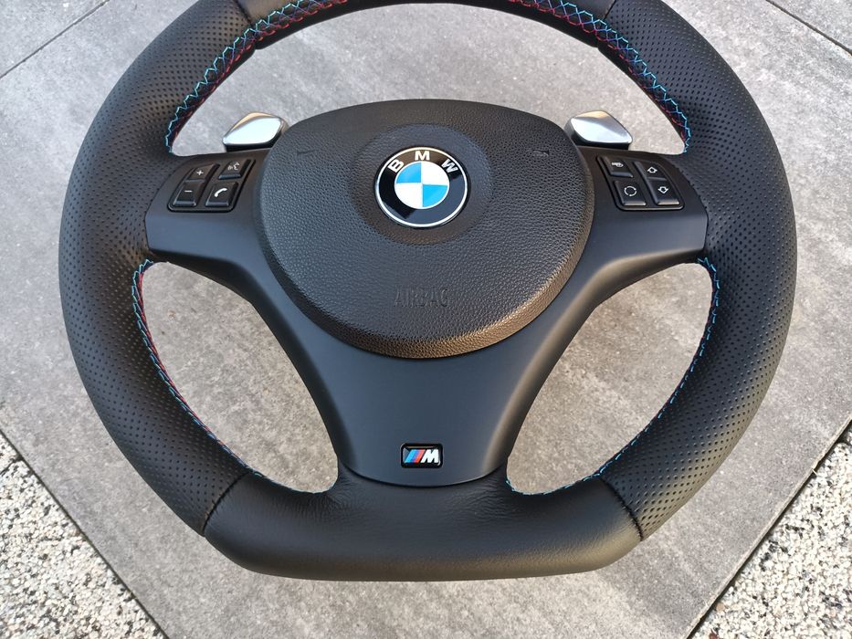 Kierownica Mpakiet z łopatkami BMW E90 E91 E92 E93 E81 E87 E88 E82 X1