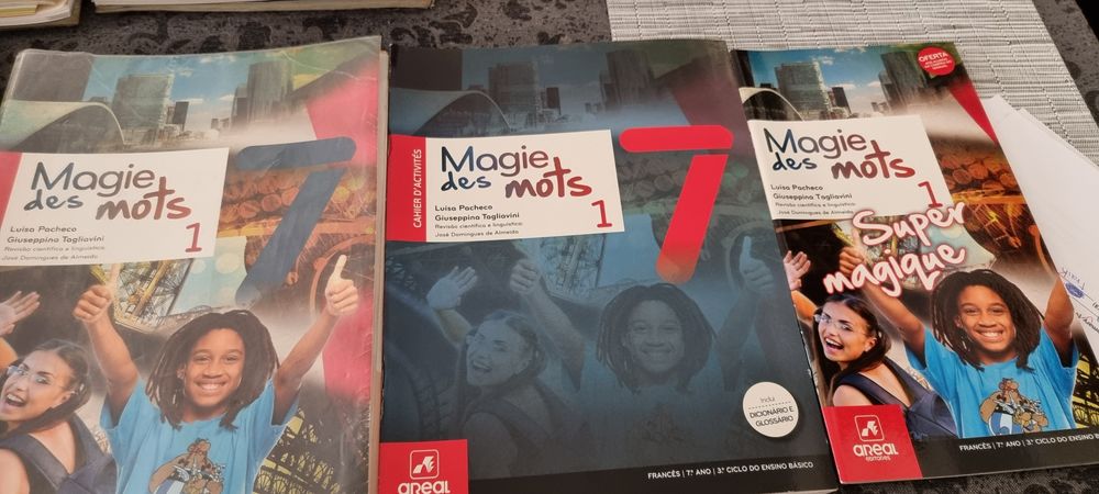 Manual e caderno actividades Francês 7°ano Magie des Mots