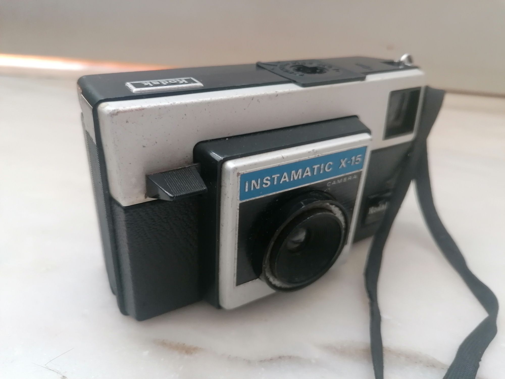 Kodak instamatic X-15 

Tem um design clássico, e é uma peça notá