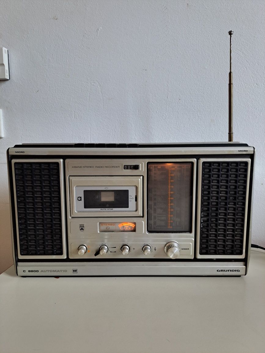 Радіоприймач Grundig c 8800