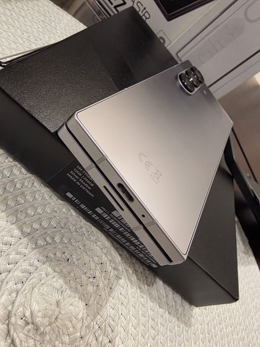 Samsung Galaxy Z Fold 6 12/256GB  - Silver Shadow gwarancja okazja