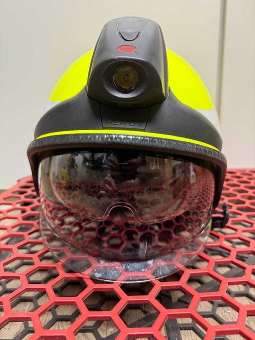 Hełm strażacki HEROS-xtreme + latarka